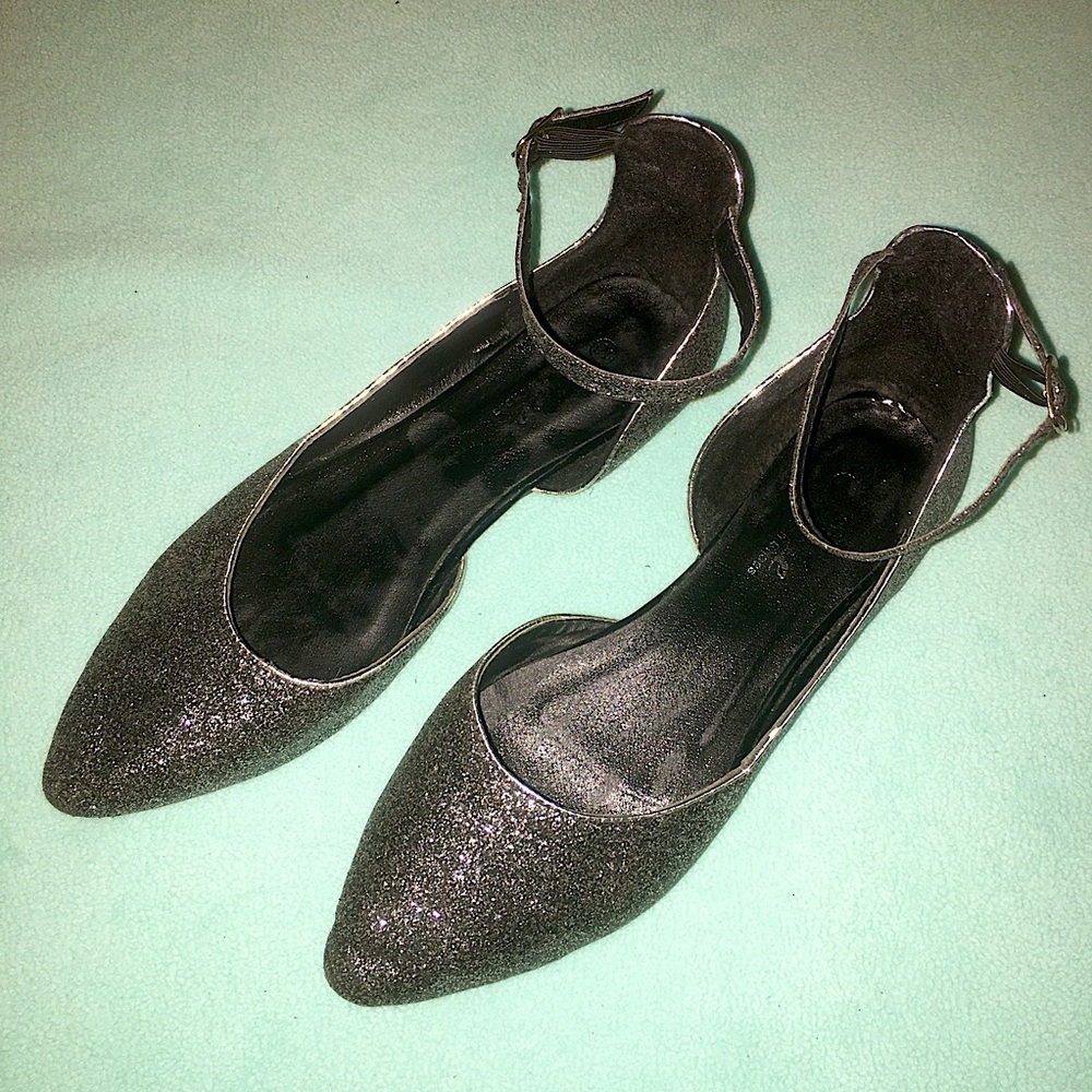 ✨Black Shimmer Sparkle shoes by Jade✨